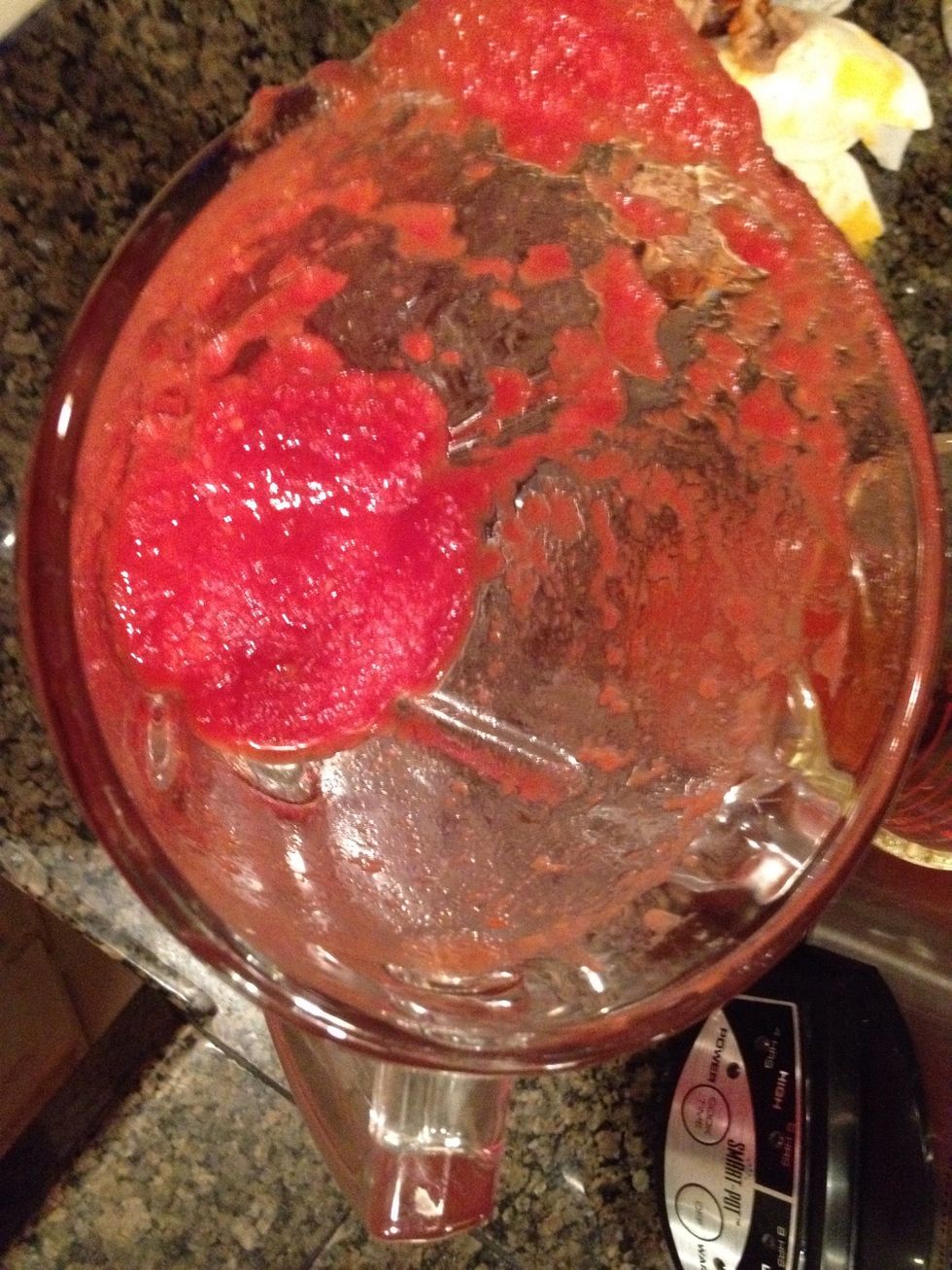 I add crushed tomatoes to the broth, but my father bought chopped, so I ran them through the blender. Hahaha