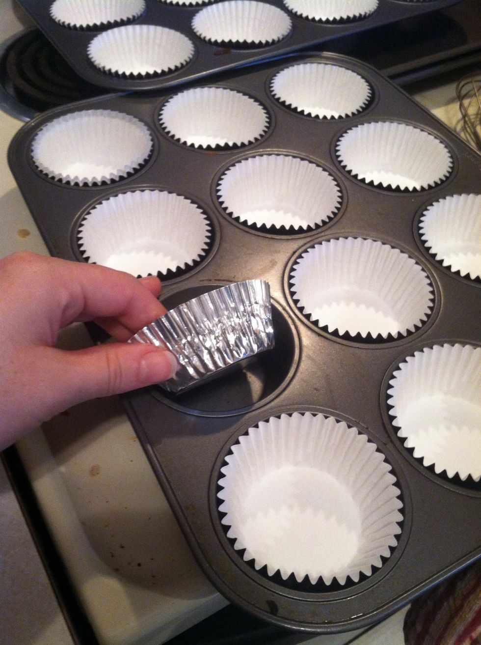 I adore foil cupcake wrappers! Just remember: the white paper wrappers between the foil wrappers are not just decoration. If you only use the foil wrappers, they'll stick to the cupcakes and be ugly.