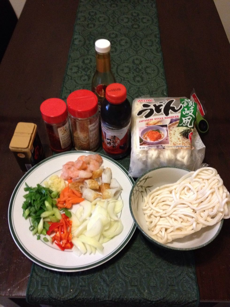 I am a true noodle lover, and there is one particular noodle I so crave especially on a rainy and cloudy day like today. Hot, steamy udon! Now, let's start with all the ingredients.