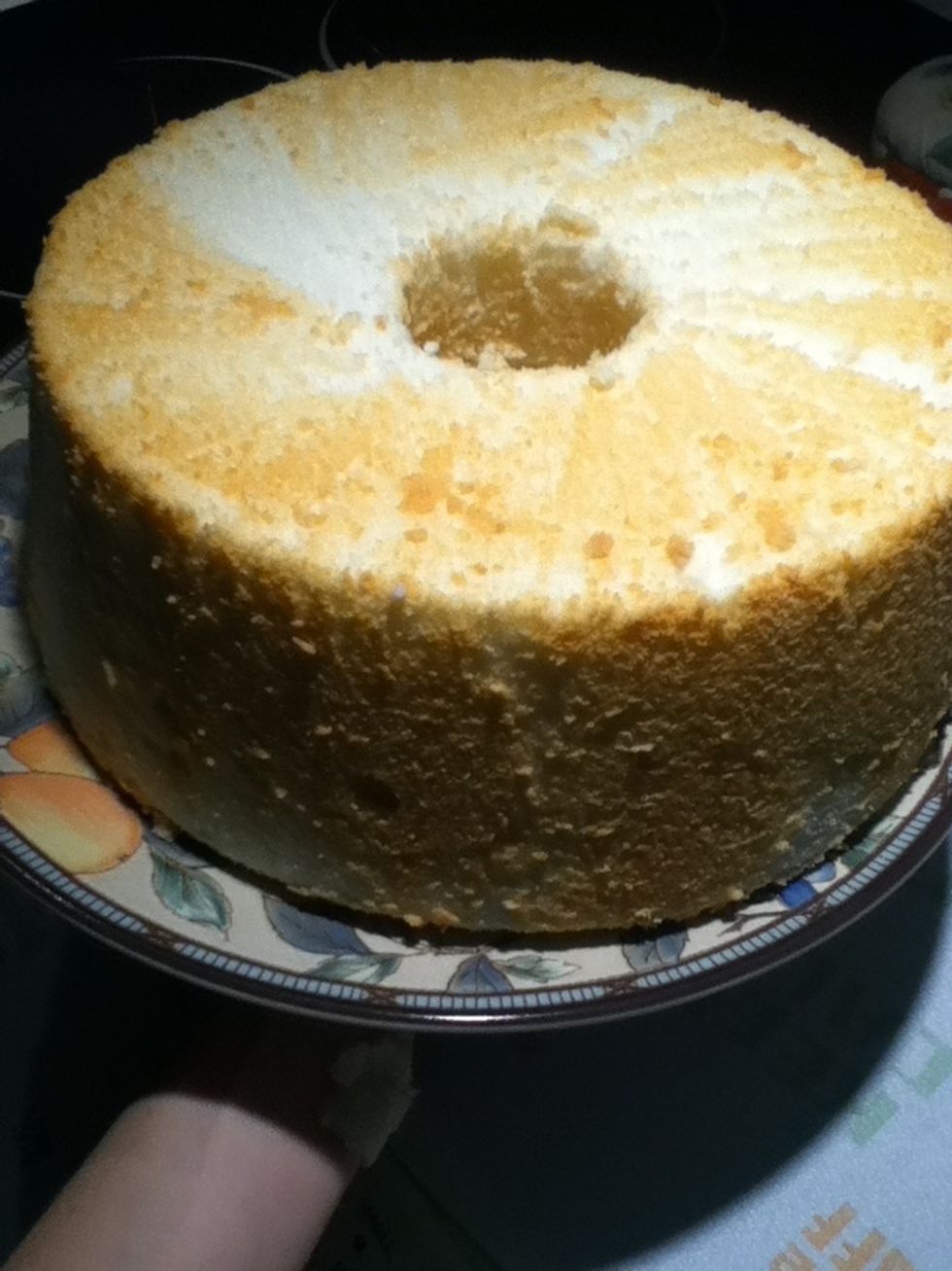 I am going to flip my cake twice, so it comes out with the top, well, on top! You can choose to leave it with the bottom side facing up- it looks just as fine.