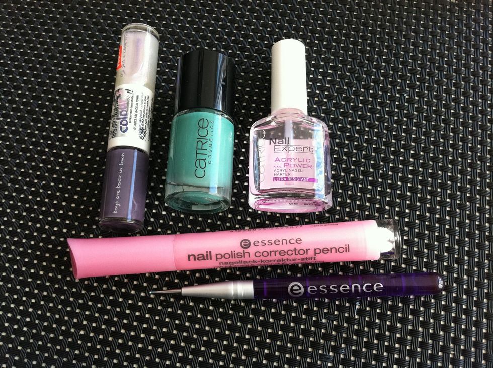 I am using: Catrice #590 'Jade is not my name', Essence Nail Colour 3 #05 'Boys are back in town', Catrice top coat, Essence nail polish corrector pen, Essence dotter pencil.