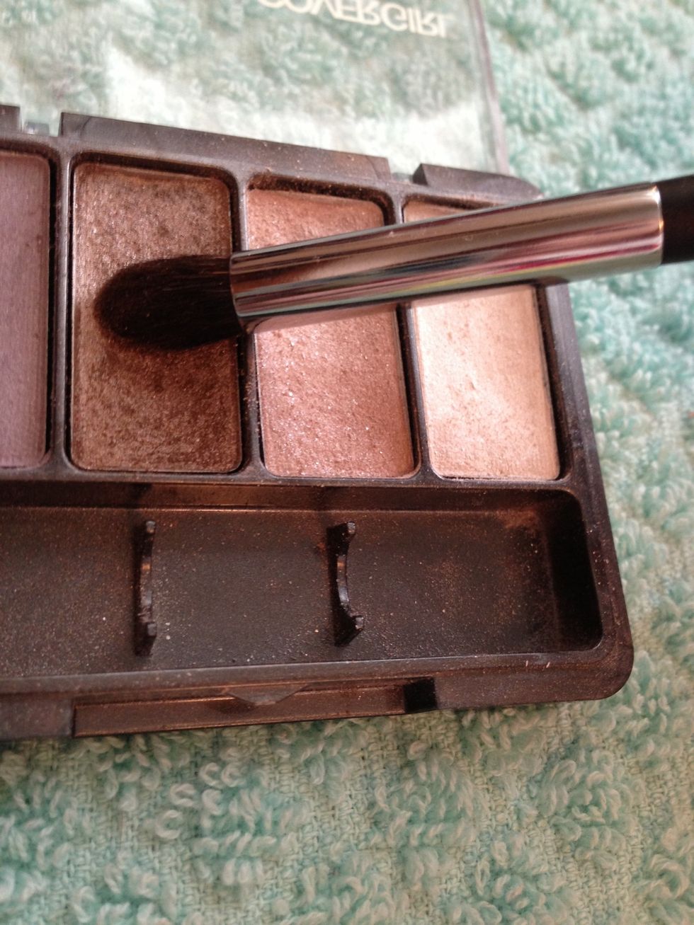 I applied the light brown in my crease on onto the corner of my lid.