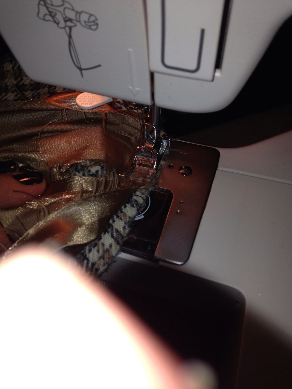 I attach the cuff of the lining with the cuff of the jacket. This can be tricky so if any one needs help, I ll make another guide on how to do it :)