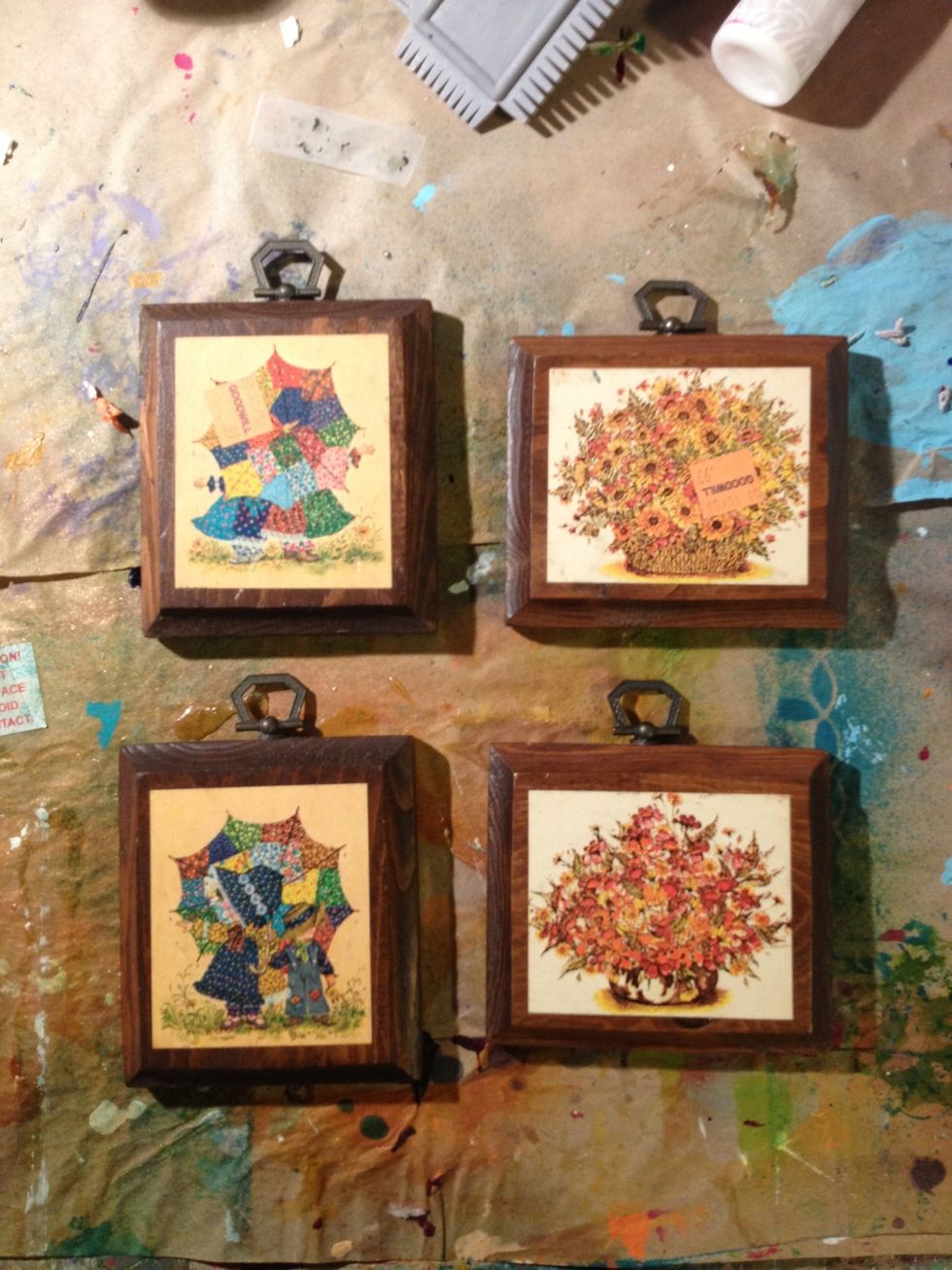 I bought these little beauties at goodwill for a dollar a piece :) I cleaned all the dust off of them before starting.