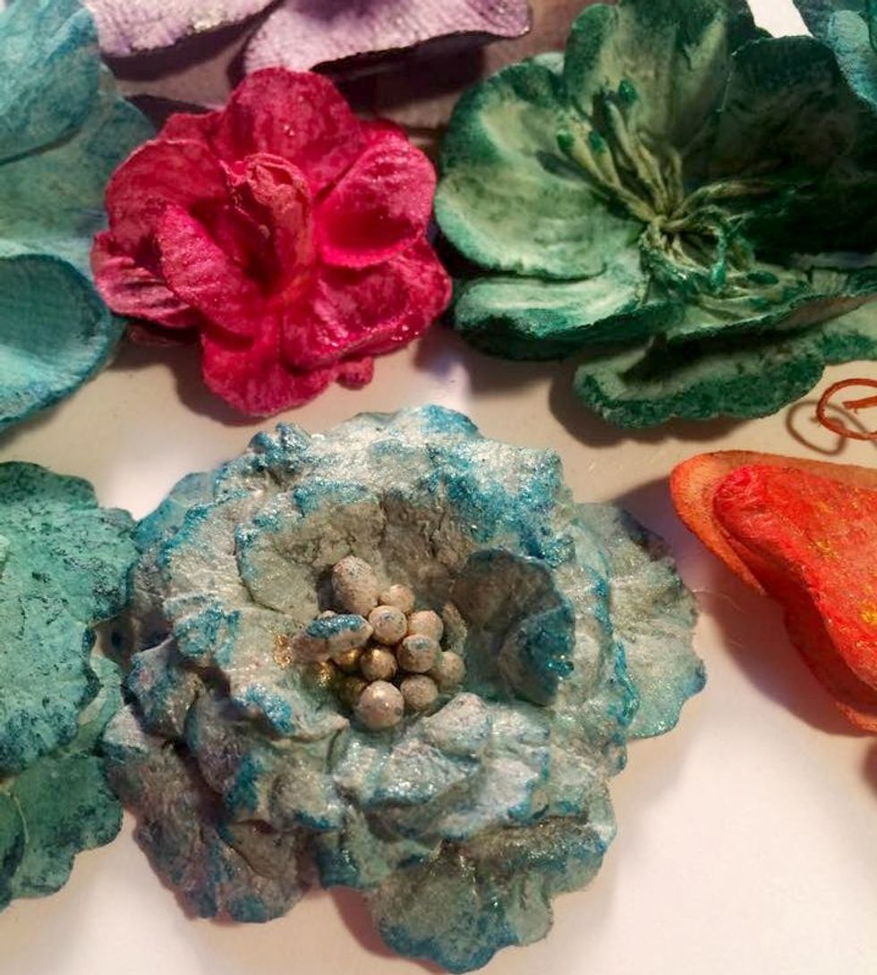 I brushed the blue flowers with Tink to give them a shimmer. They look so beautiful under the light. Just the right amount of sparkle. Just play with it until you find the colors you like together