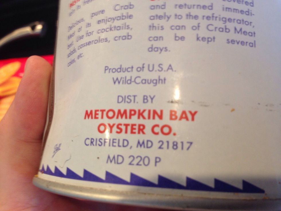 I cannot stress enough the importance of using the right crab meat for this recipie. Blue crab from US waters. Look for Maryland to Florida on the Atlantic, or Lousiana, Mississippi or Texas Gulf.