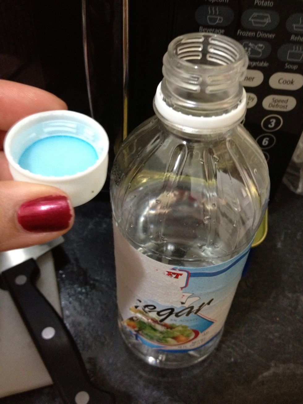 I capful of white vinegar