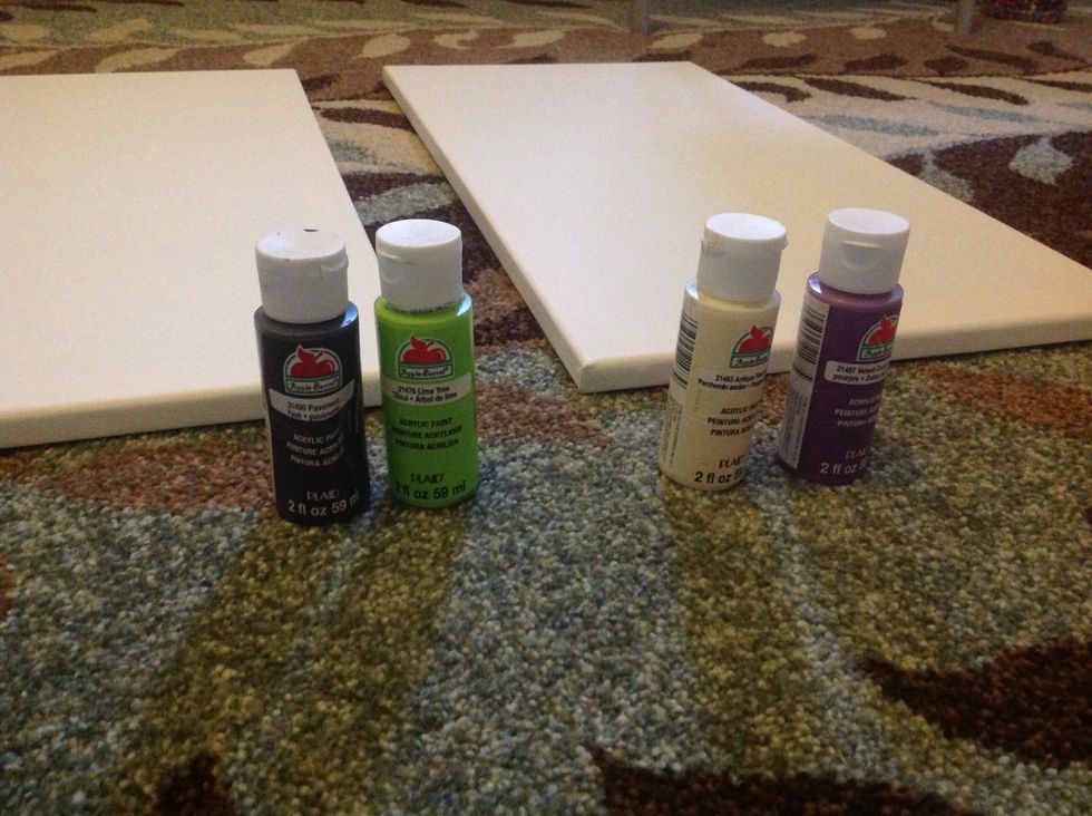 I chose 4 colors here. You need two base colors and two other colors for the arrows. I chose a dark base color, light base color and same goes for the arrows.