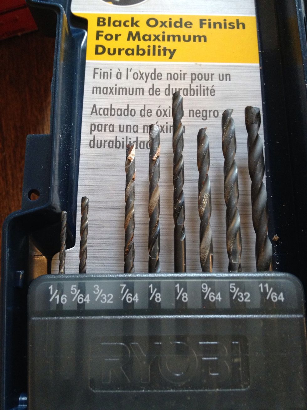 I chose the 3/32 sized bit.