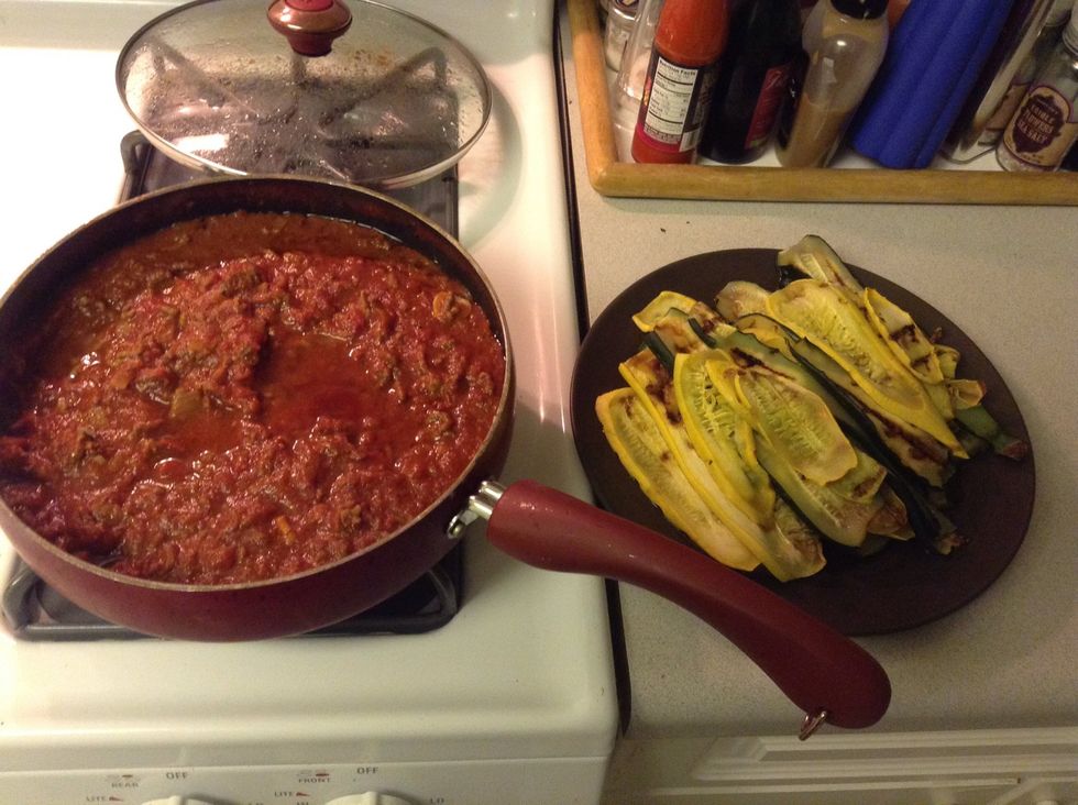 I cooked the bolognaise between 20 to 30 min.