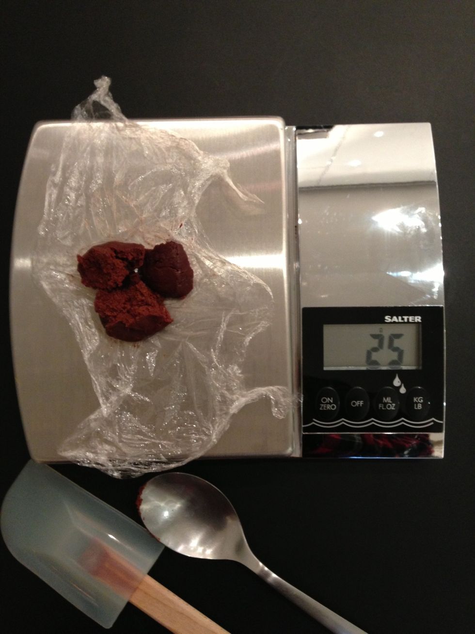 I cut pieces cling film and spooned the batter on a scale making each 25g. It is an extra work if you have a special event and you want them to be all the same size. 1 hr/fridge or 30 mins/freezer