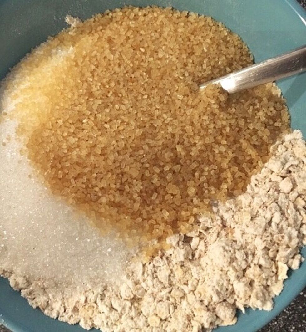 I didn't have enough white sugar so I used about 50/50 white sugar and raw sugar.
