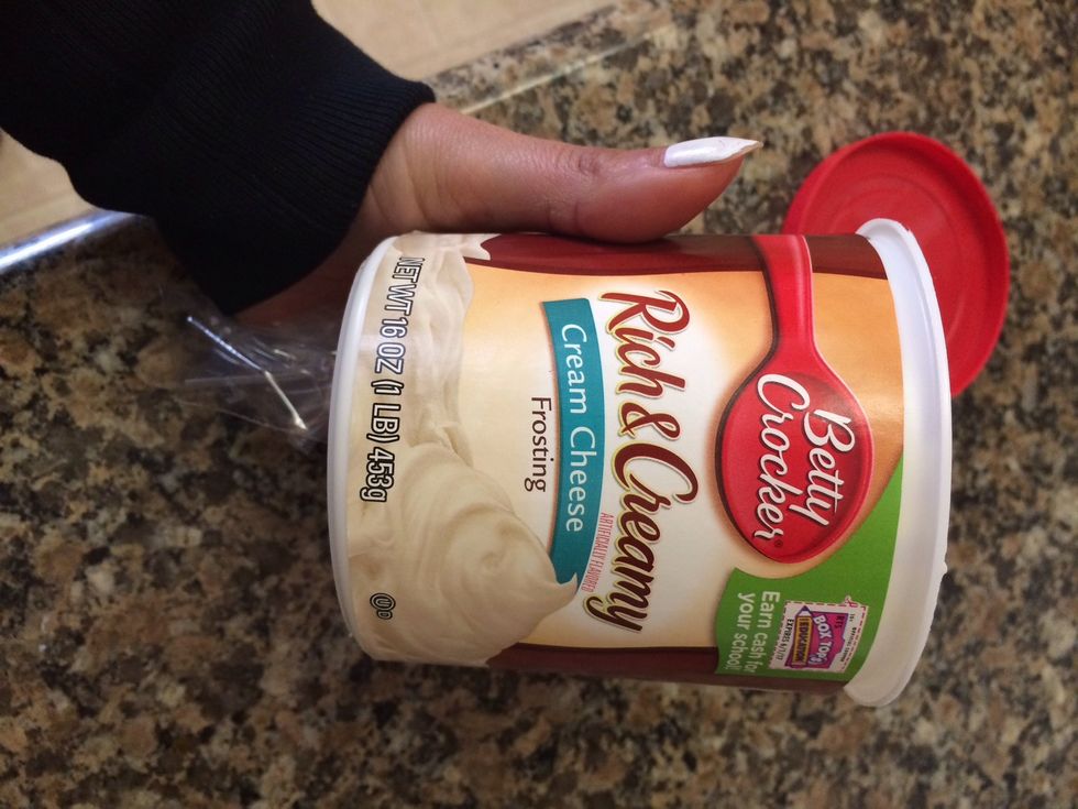 I didn't have white chocolate , bit I did have frosting so I used this...