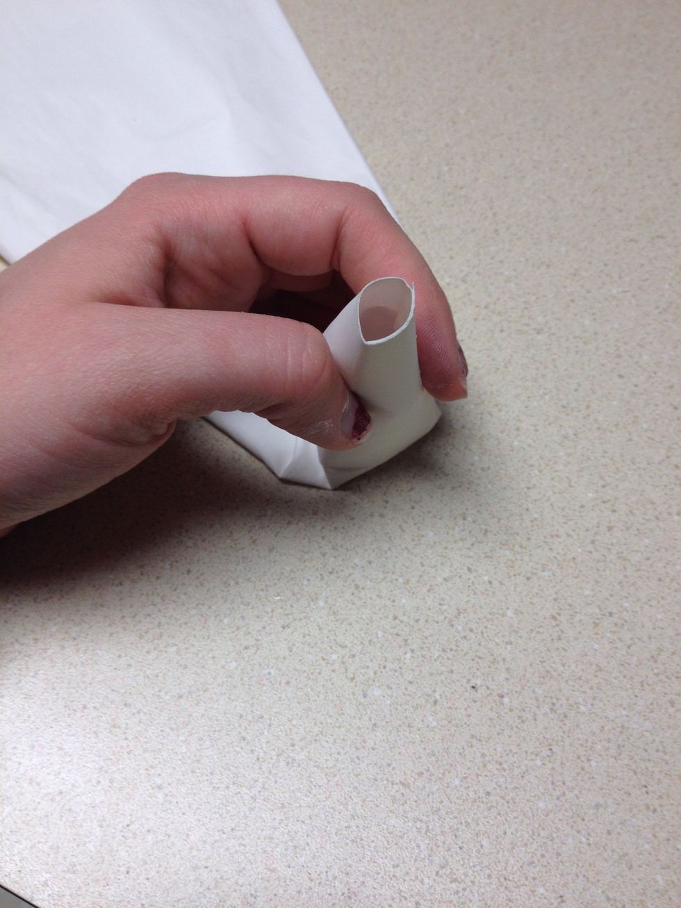 I don't need a tip because the end of the piping bag is round