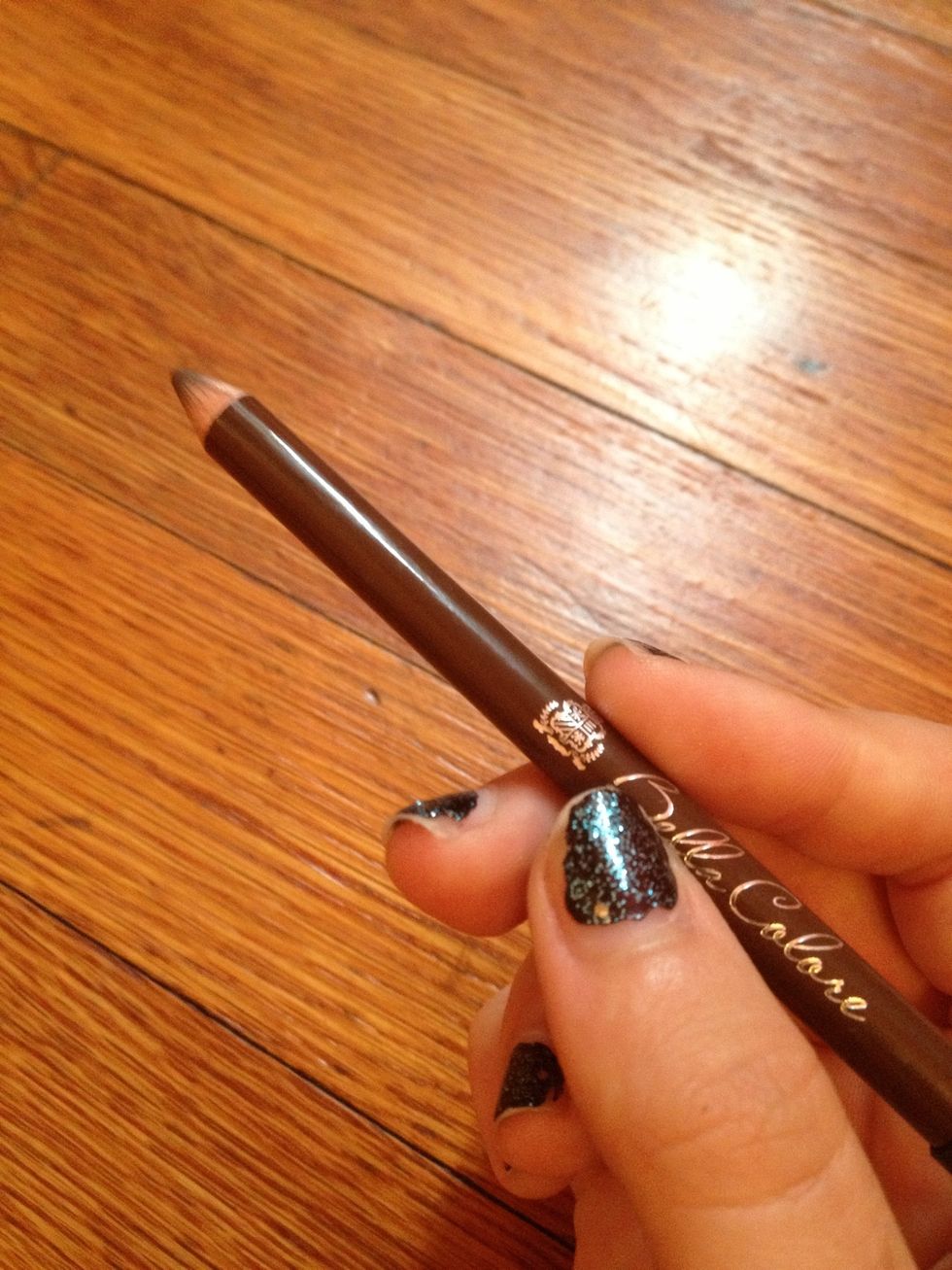 I don't really use eyeliner pencils for lining my upper lash line. But it definitely works just as well! I think that pencil eyeliners are pretty easy to use, so they're great for beginners!