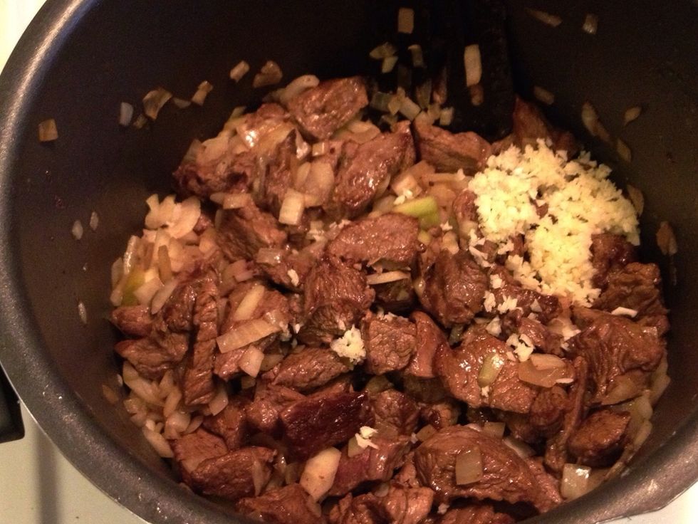 I forgot some of the garlic earlier so here the rest was added. Stir again.