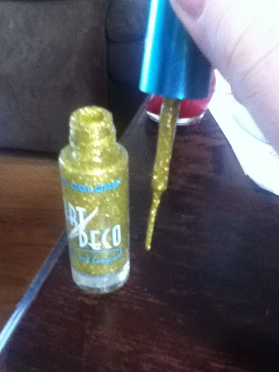 i forgot to mention this but the gold color uses a thinner brush, so if you dont have a thinner brush maybe you could use a dotting tool or something similar.