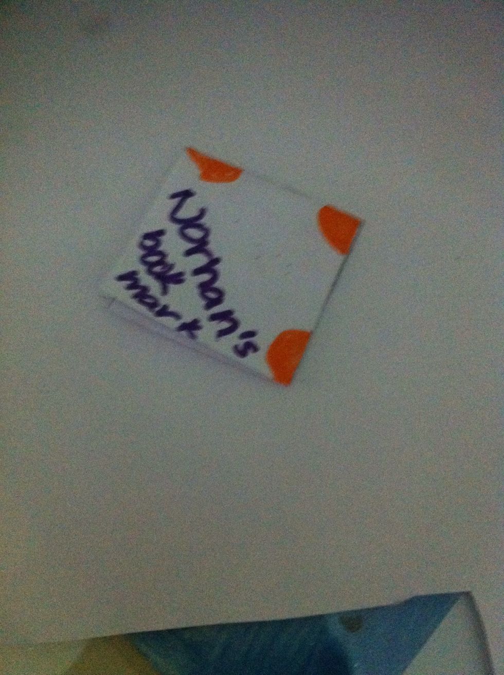 I glued it now I'll add the giltter