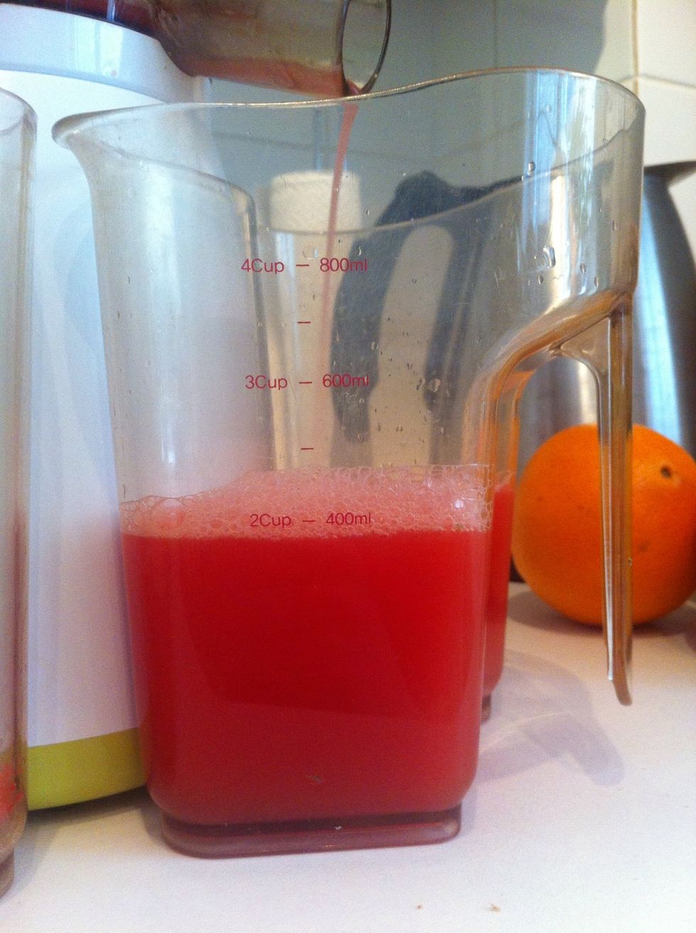 I got 400ml (2cups) of watermelon juice!