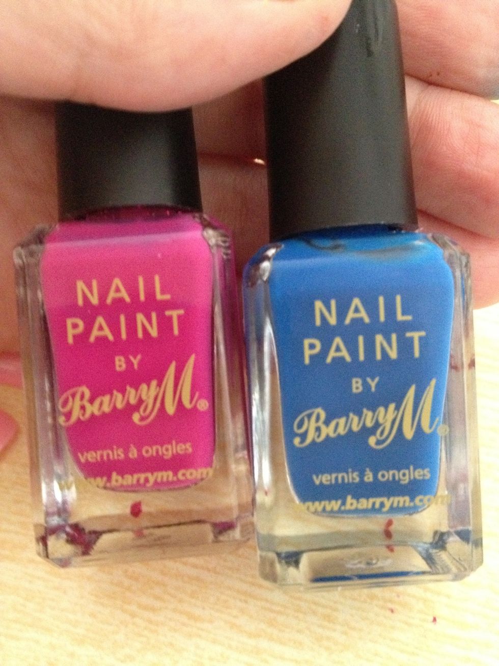 I have chosen these 2 colours that work together from barryM  (colours 302 & 291)