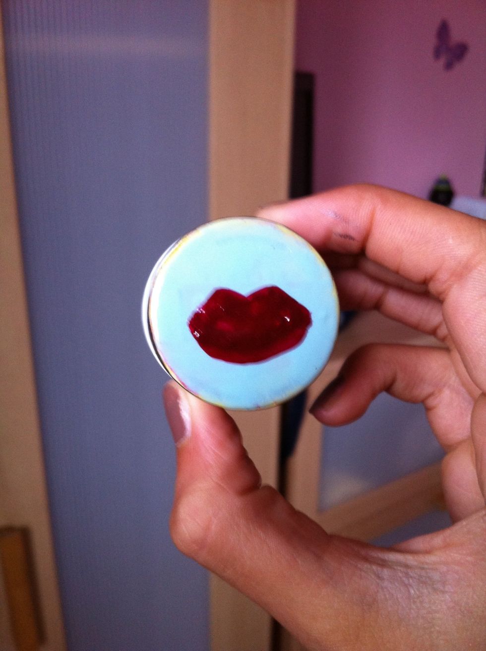 I have made the lips neater by just using the brush again.