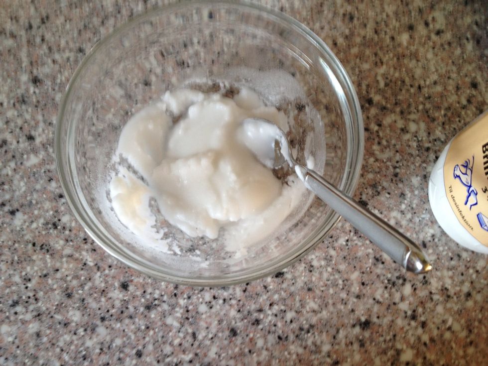 I heard of baking soda and peroxide and decided to give it a try.  I used 1/2 a cup of baking soda and mixed in peroxide to a thick paste.