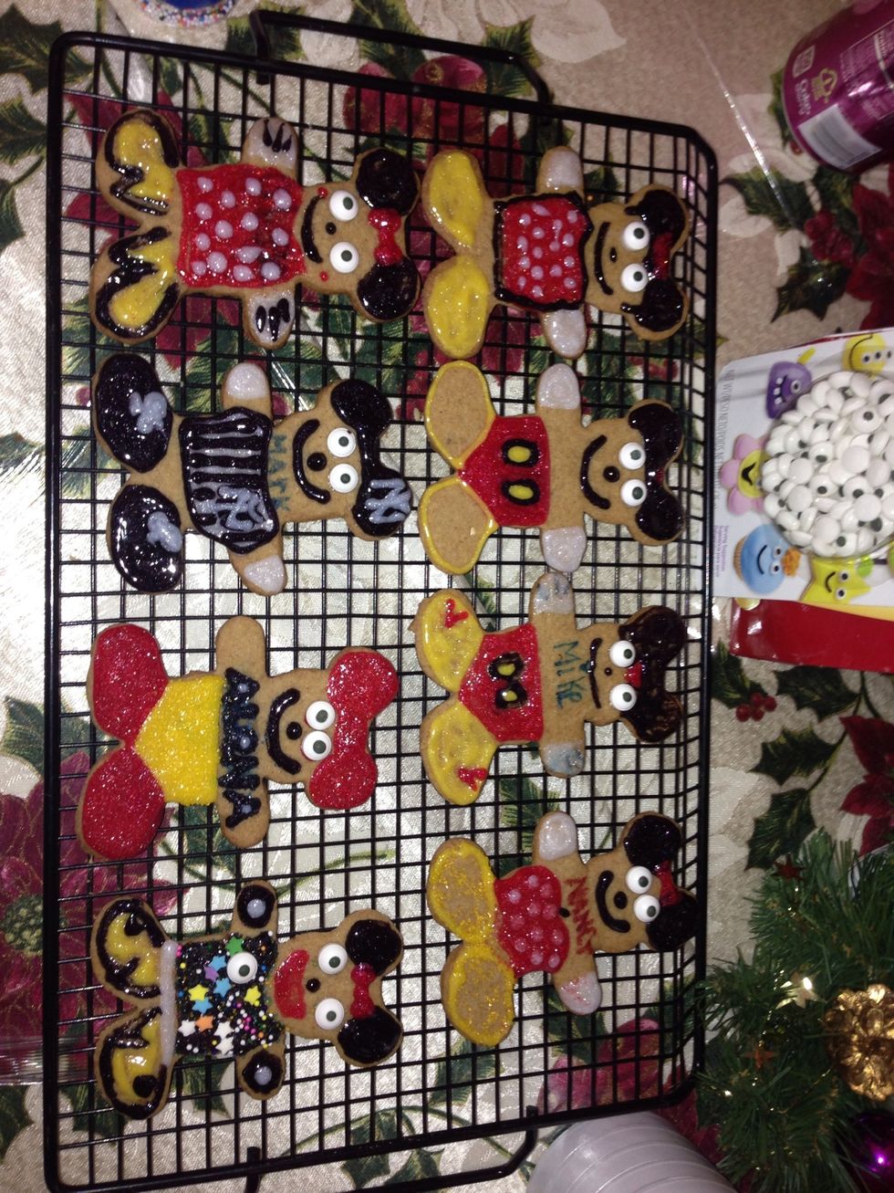 I hope you enjoyed my tutorial and laughing at my cookies lol I know I had a wonderful time making them.