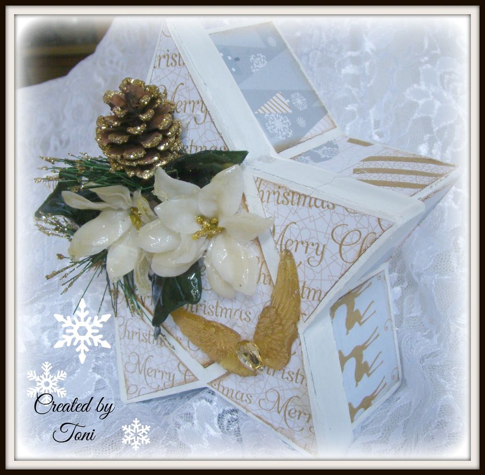 I hope you enjoyed this tutorial, get started on your Christmas packages right away because the holiday will be here before you know it.