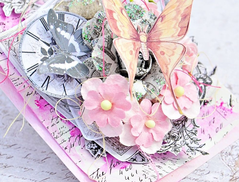 I hope you enjoyed this tutorial. If you would like to see more of my projects please drop my my blog - www.scrappinforme.blogspot.com.au