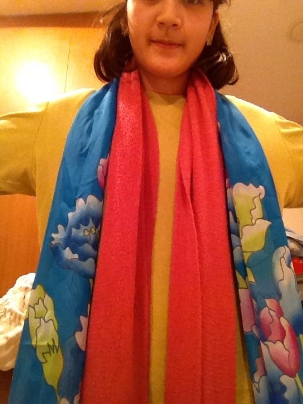 I just used scarfs to demonstrate. I don't have long enough hair :/