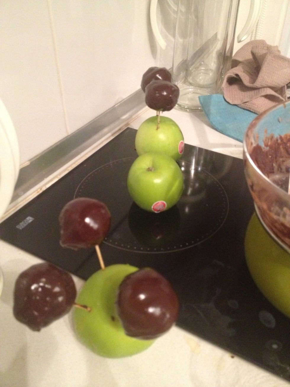 I know haha!\ud83d\ude01 I stick cake pops on apples and put them in freezer. No good reason, i just cant find anything better in my kitchen. I don't use Styrofoam in my kitchen. Global warming reason.