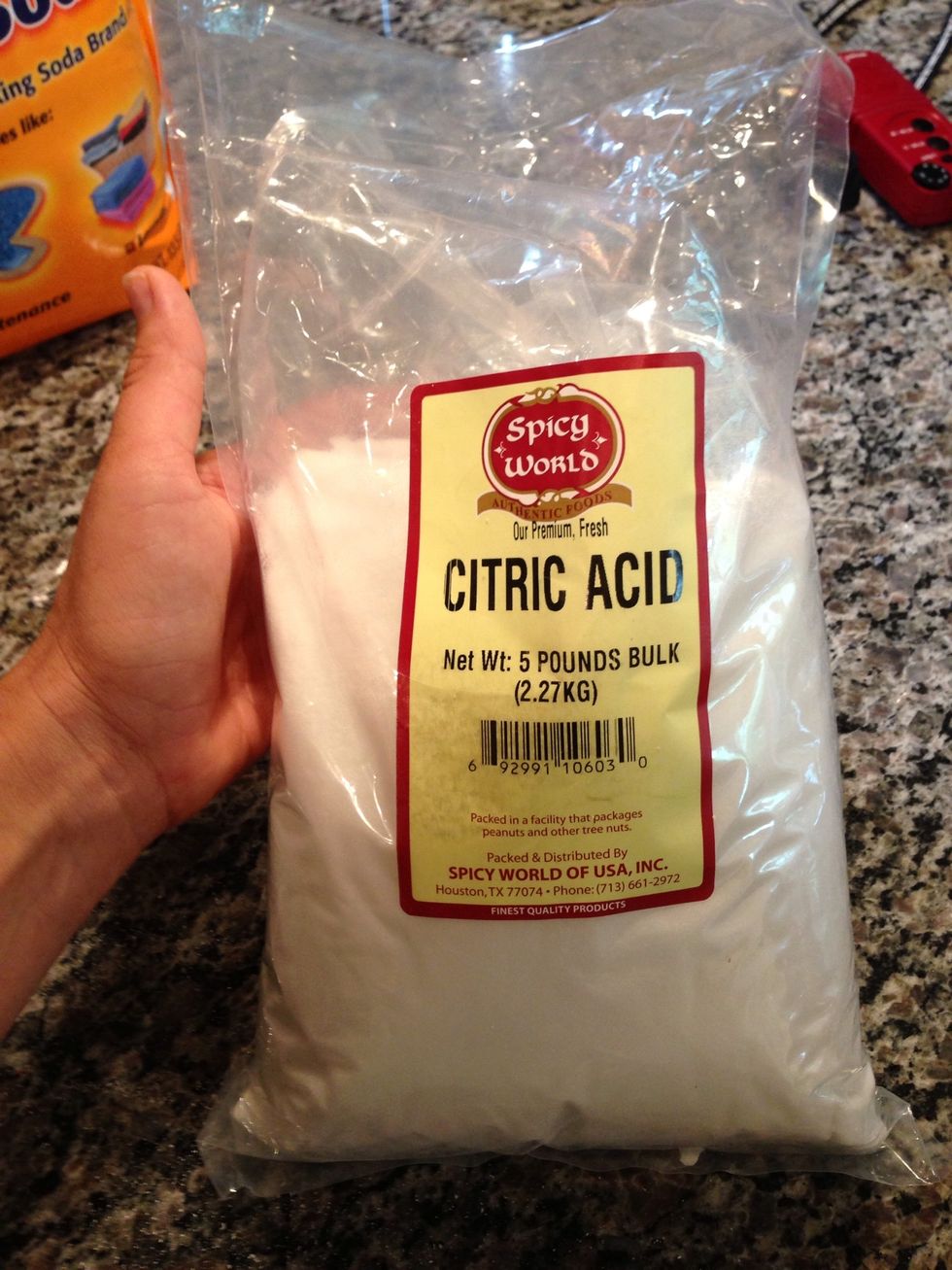 I know, I know. I went a wee bit nutso on the citric acid. But when you clean, can, and experiment as much as I do, it's worth the Jackson. ($20, not LaToya.) This is to make your dishes smell sunny.