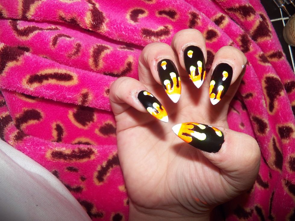 I know the yellow is hard to see here but it goes yellow, orange, and white.