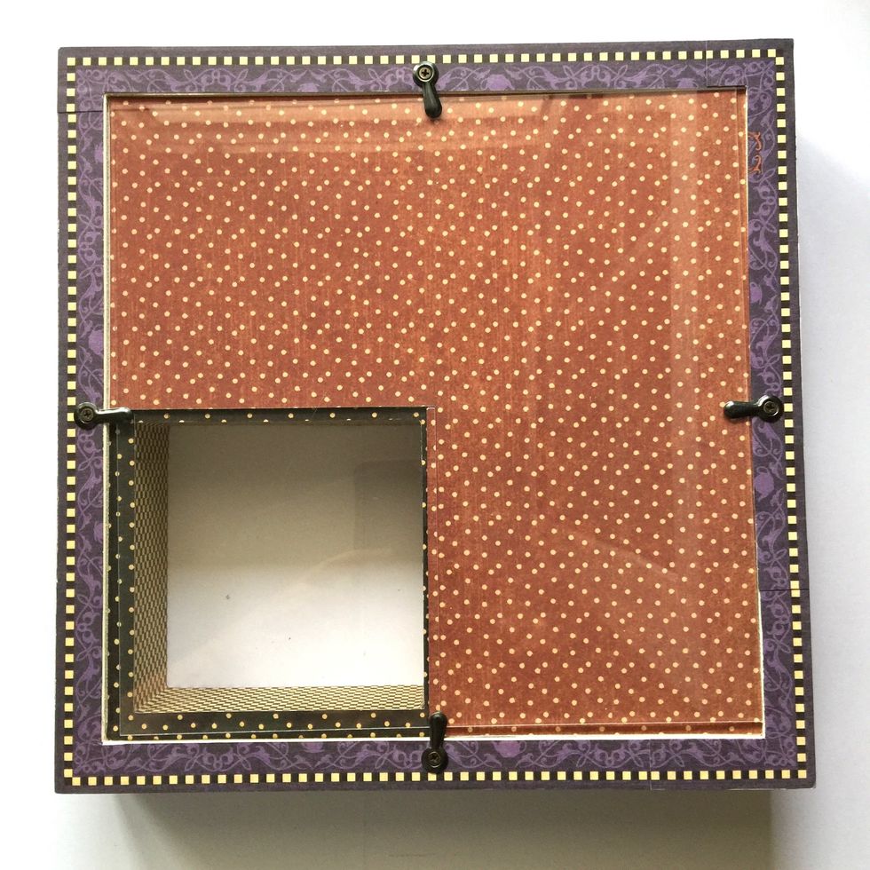 I left free of paper a square to create a secret place.