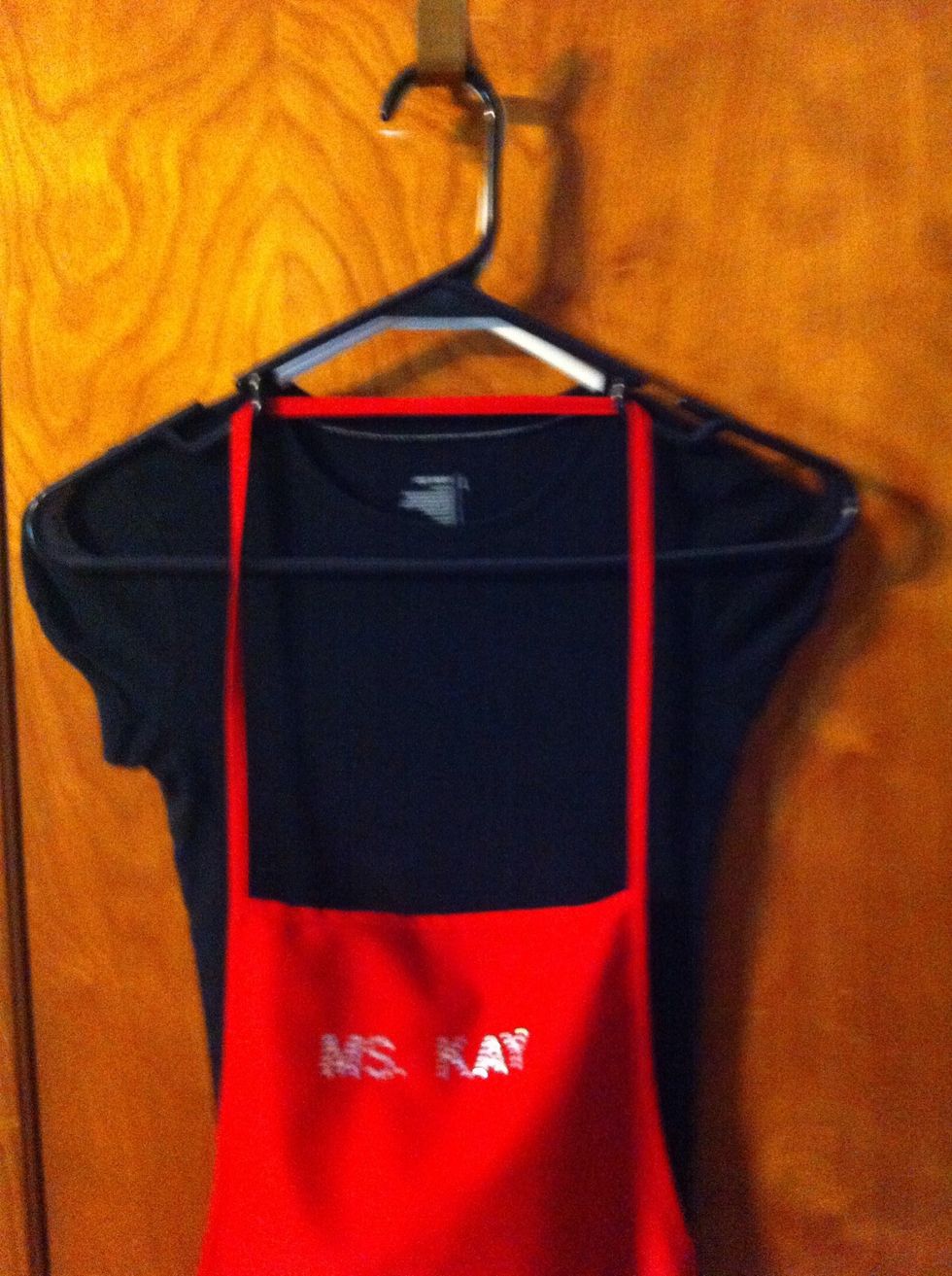 I like the color contrast but that apron will be hanging too low.