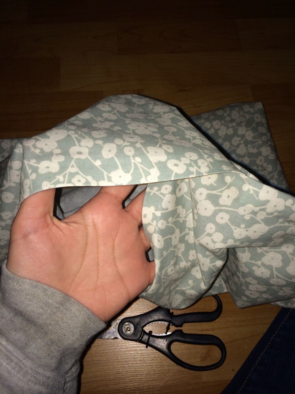 I like the nice overlap. All the edges look clean and solid.