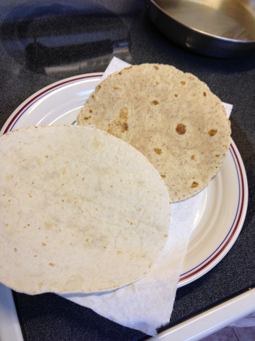 How to make crispy fresh tacos using flour tortillas - B+C Guides