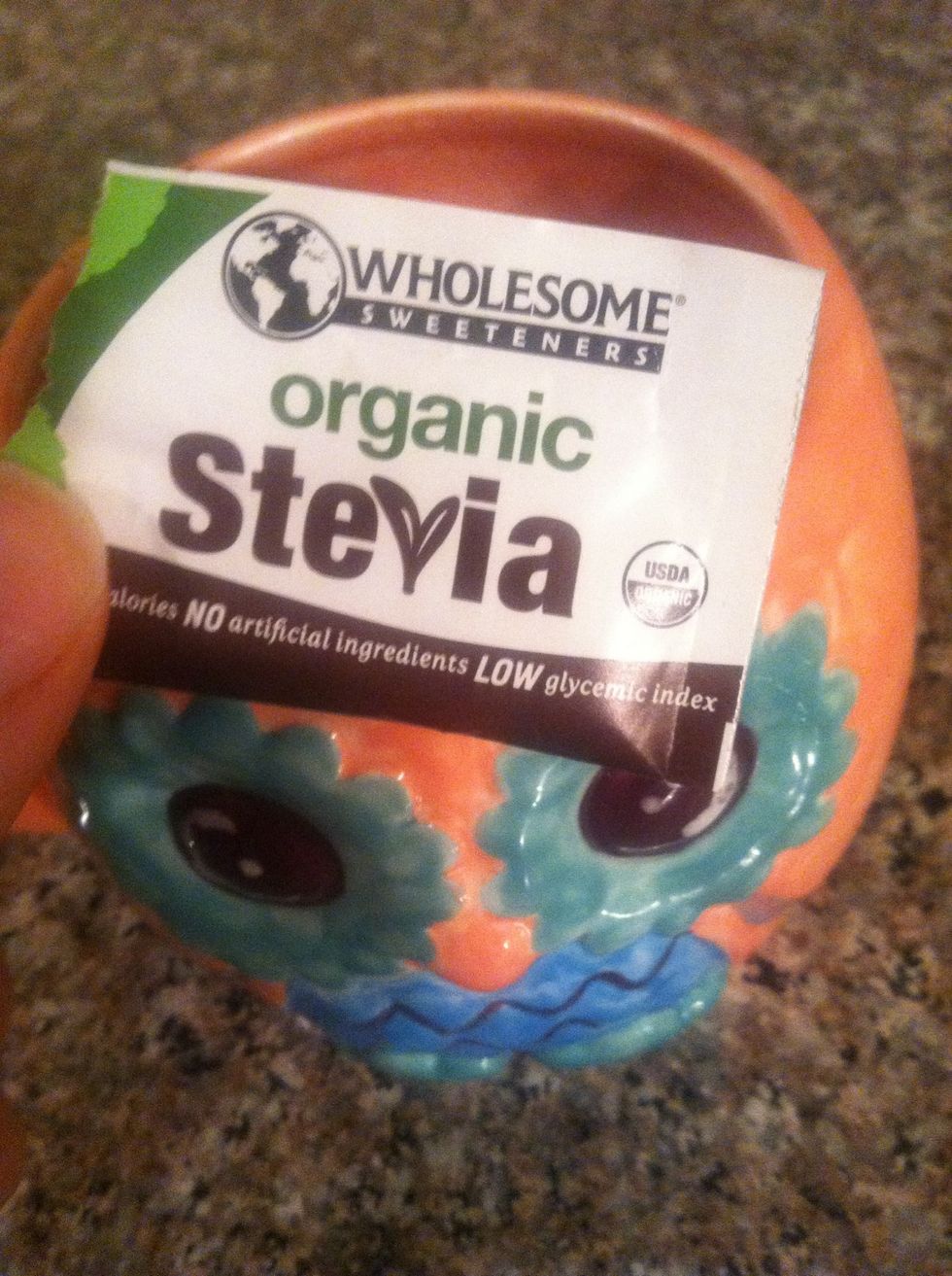 I like to add one packet of organic stevia to sweet'n. And mix for the last time.
