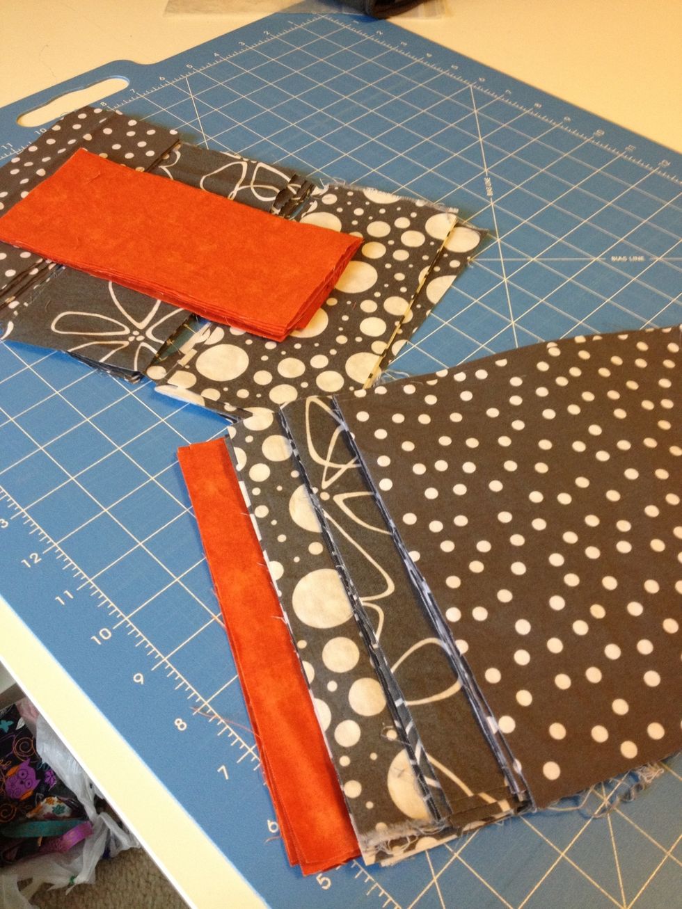 I like to have my stuff pretty before layout, easy to see... And now, design! This will depend on finished size, pattern, creative mind.