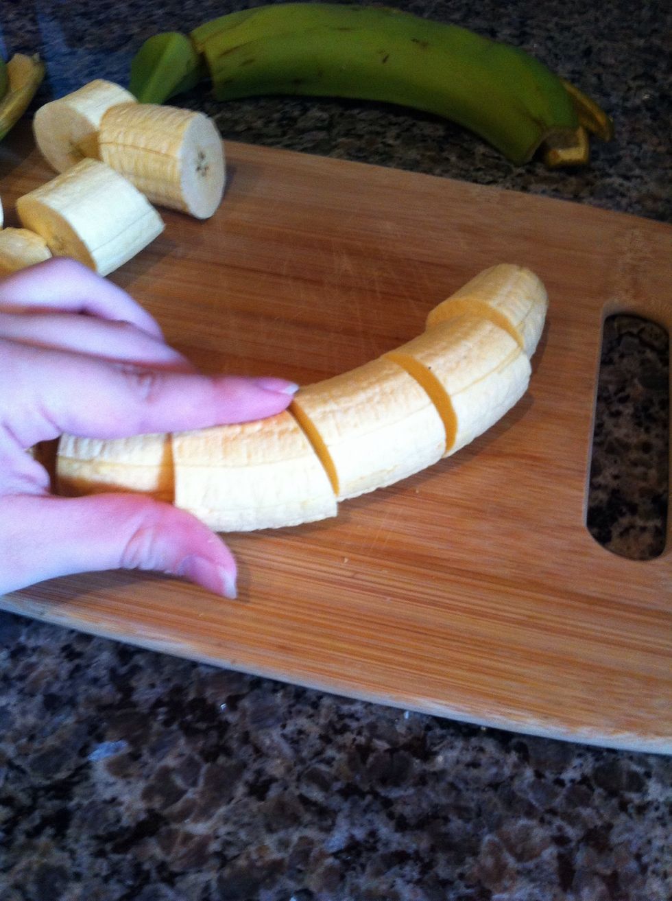 I like tostones a little thick, so about 1 1/2 inches thick when slicing up the plantain