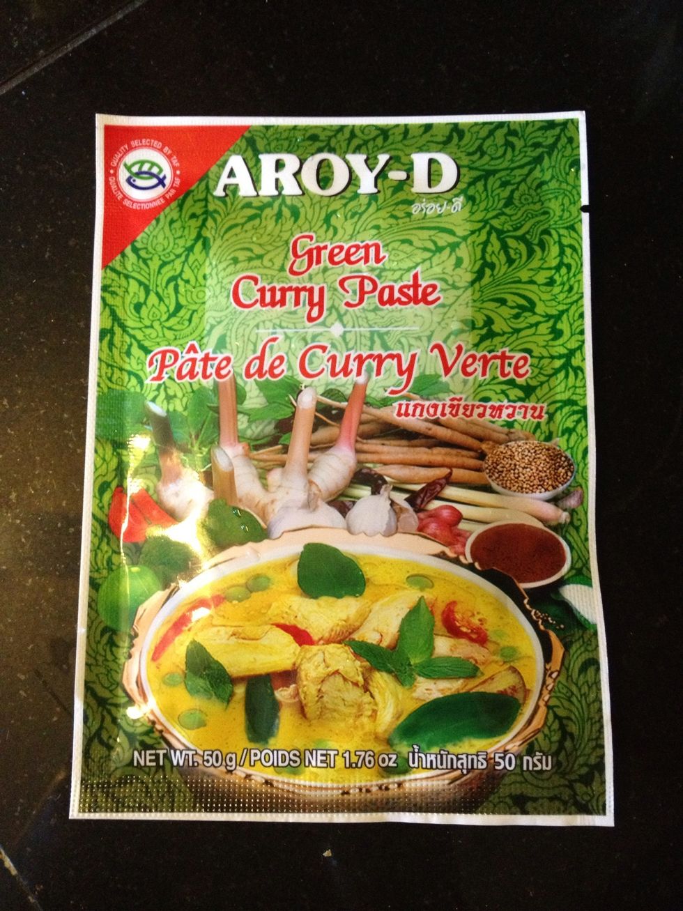 I love green curry! Green curry usually cook with eggplant but I have only okra and zucchini so I decided give it a try, it turns out pretty good too!