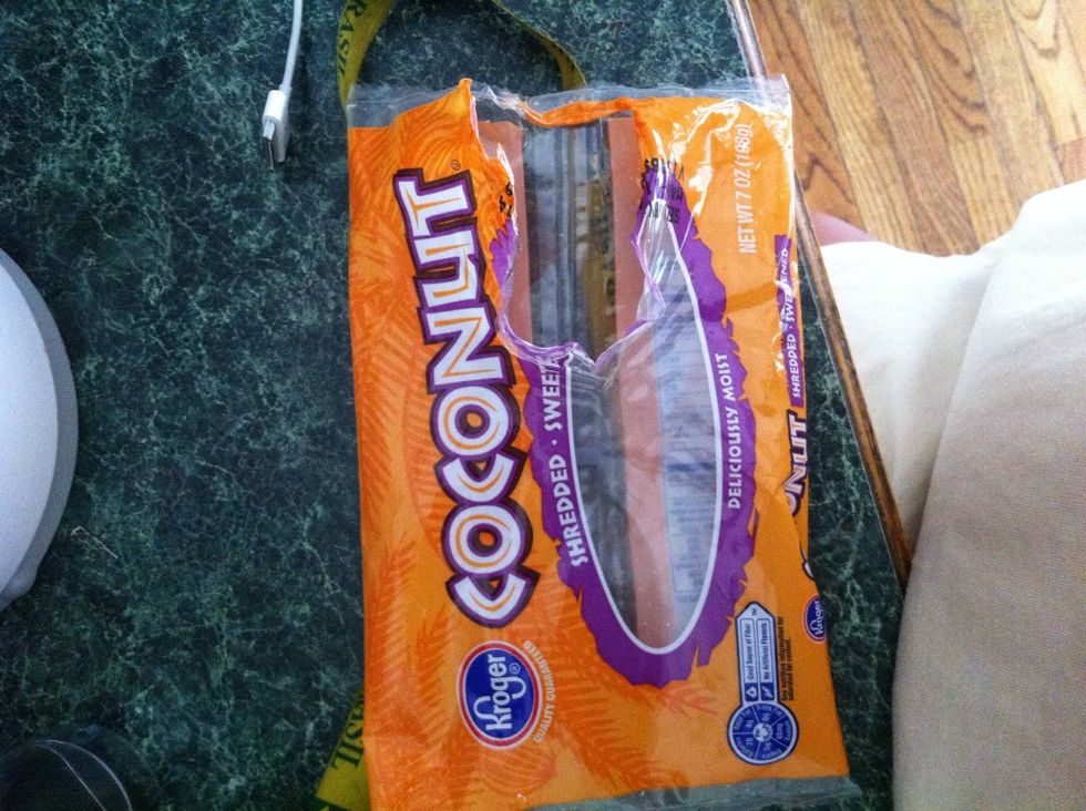 I'm a horrible person and forgot to take the pictures beforehand, but this is the kind of coconut shreds I used \ud83e\udd18\ud83c\udffc