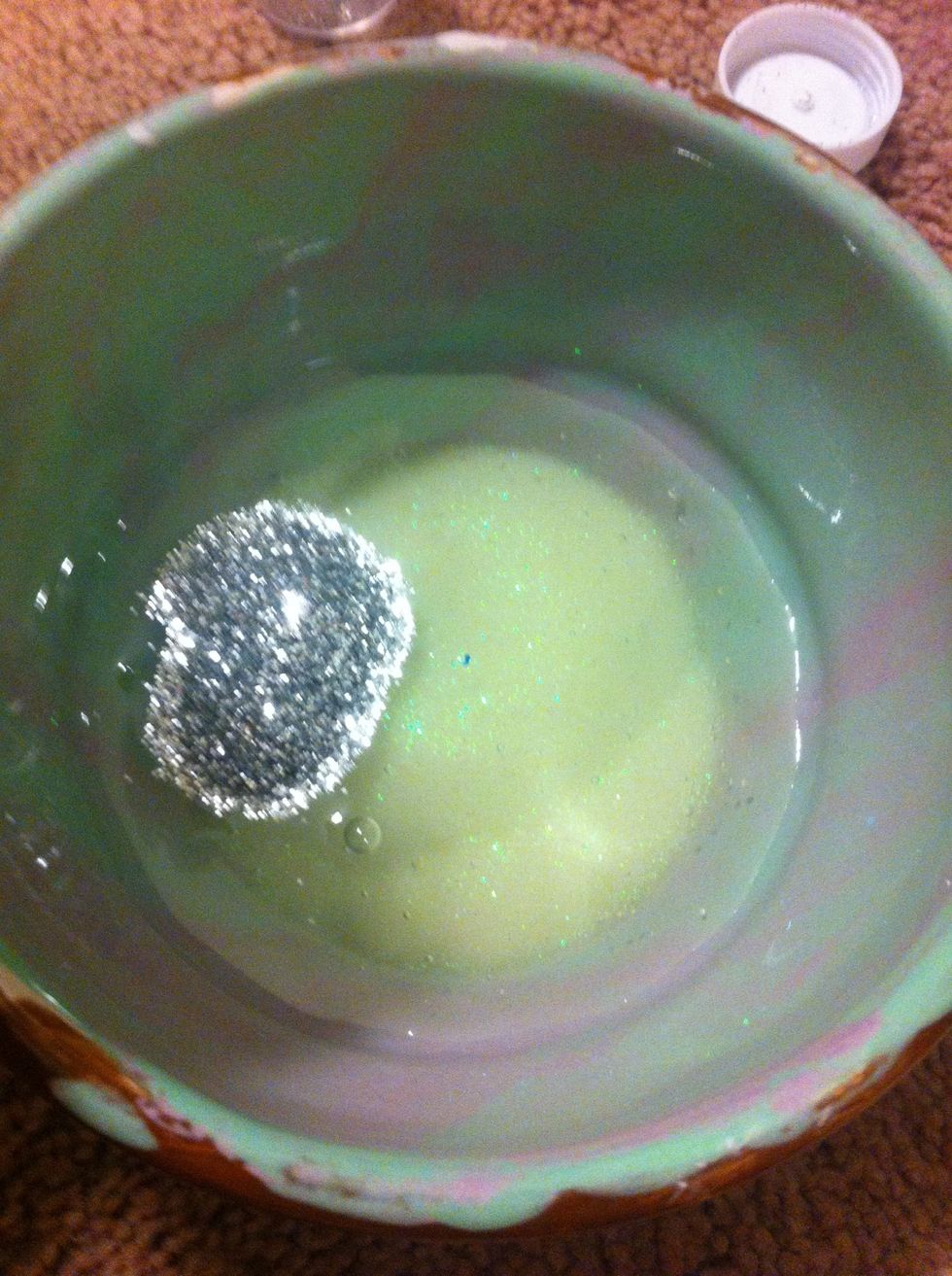 I'm adding some silver glitter.