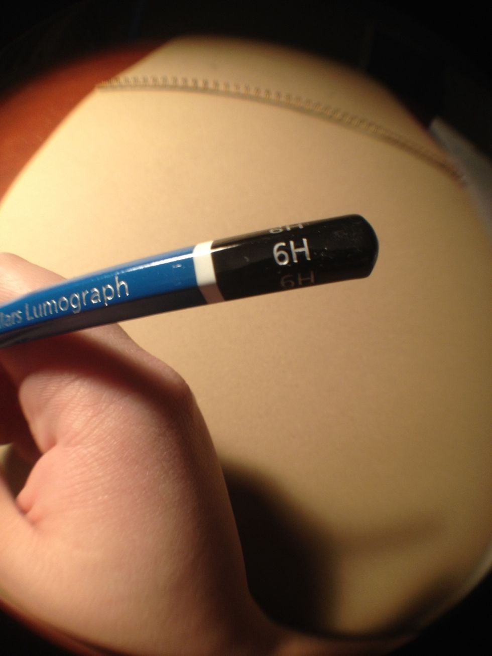 I'm going to start out "LOOSELY" and lightly sketching with a 4H or 6H. None of my lines will be final until I start laying down darker shades.