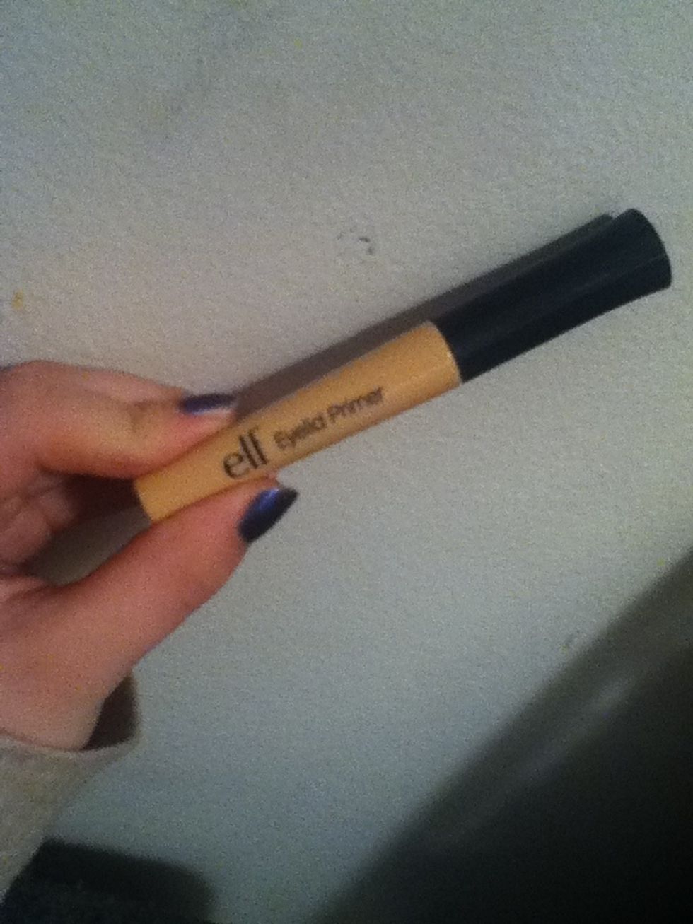 I'm going to test it against my favorite eye primer, elf eyelid primer!