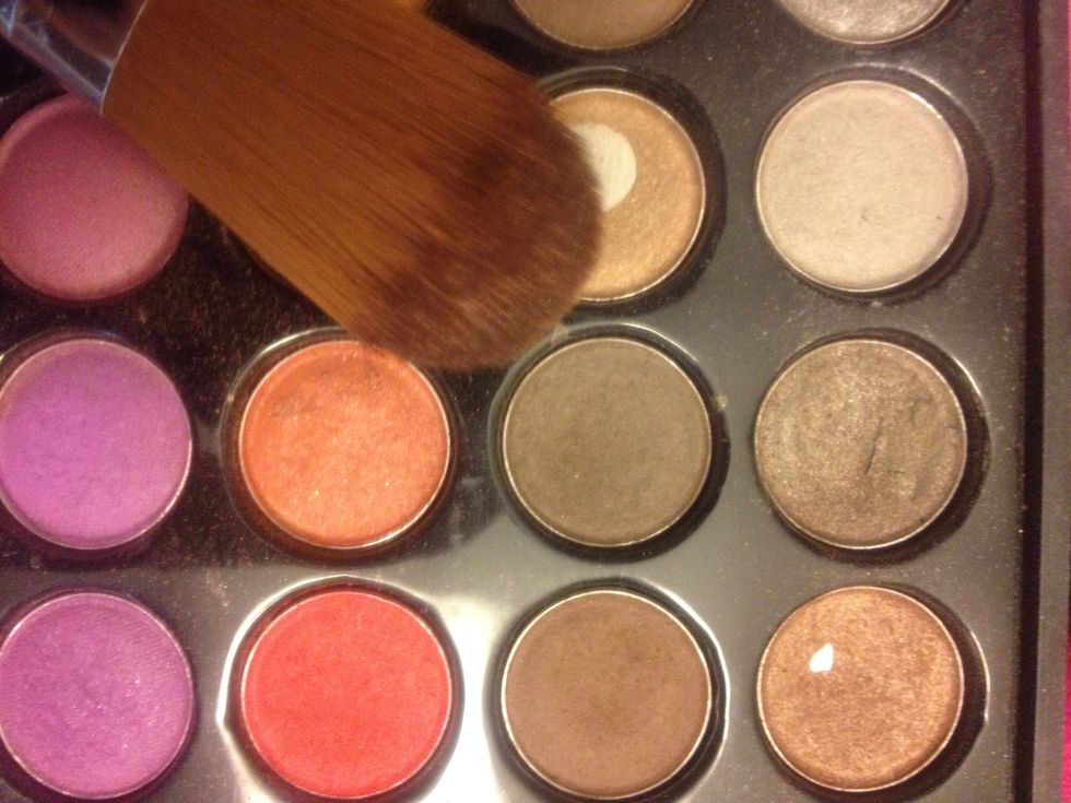I'm out of my bronzer \ud83d\ude2d hurray for using eyeshadow for things other than eyes!!! \ud83d\ude04\ud83d\udc4f\ud83d\ude4c\ud83d\ude03\ud83c\udf89 I'm using this brown and a small foundation brush.