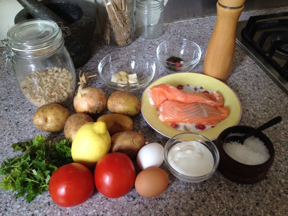 I'm using fresh herbs from my garden. I have here parsley,mint,basil and tarragon. Use any herbs you got. Next time I'll add some fresh chilli and leave out the tarragon.
