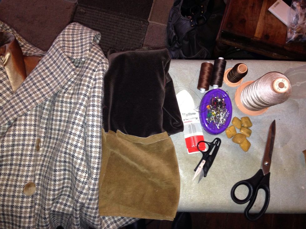 I'm using suede and velvet to cover the existing collar and suede to make elbow patches . Ill also be replacing the sleeve buttons with thrifted leather ones.