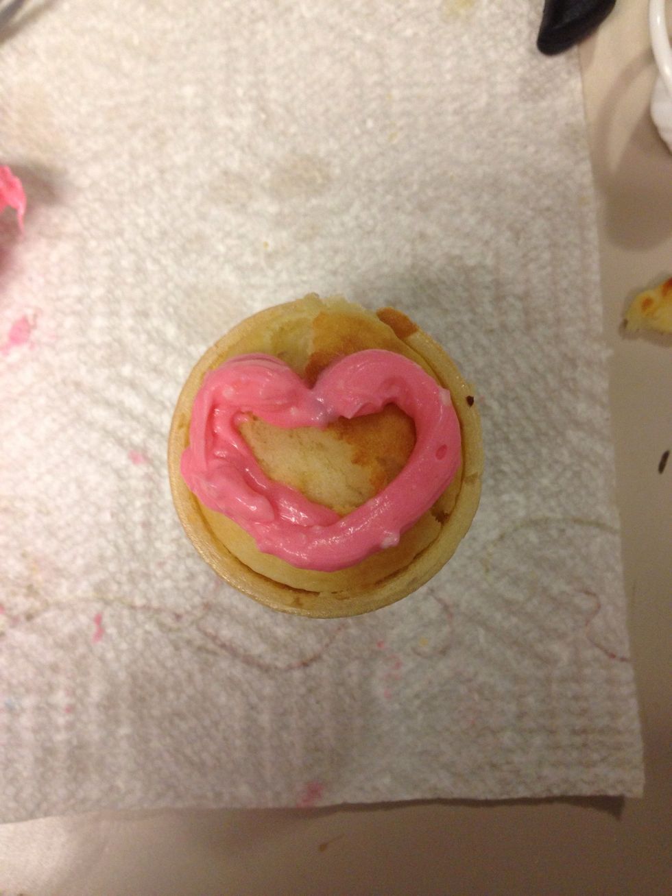 I made these on Valentine's day, hence the heart-shaped frosting