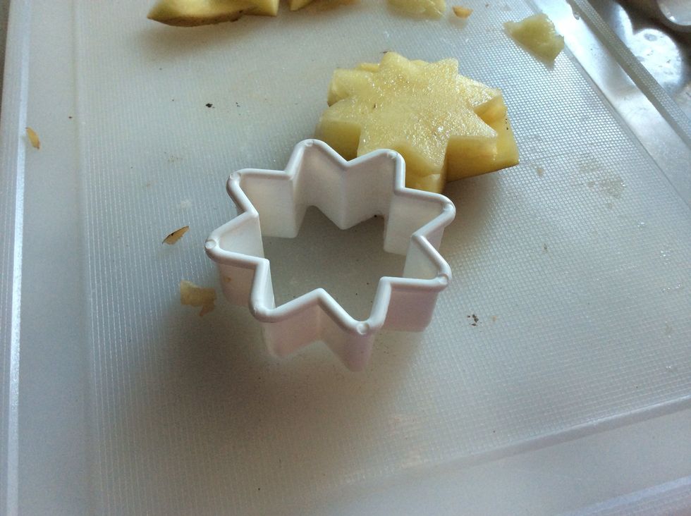 I made this one differently...I cut all of the back off while leaving a bit so that I can hold it.